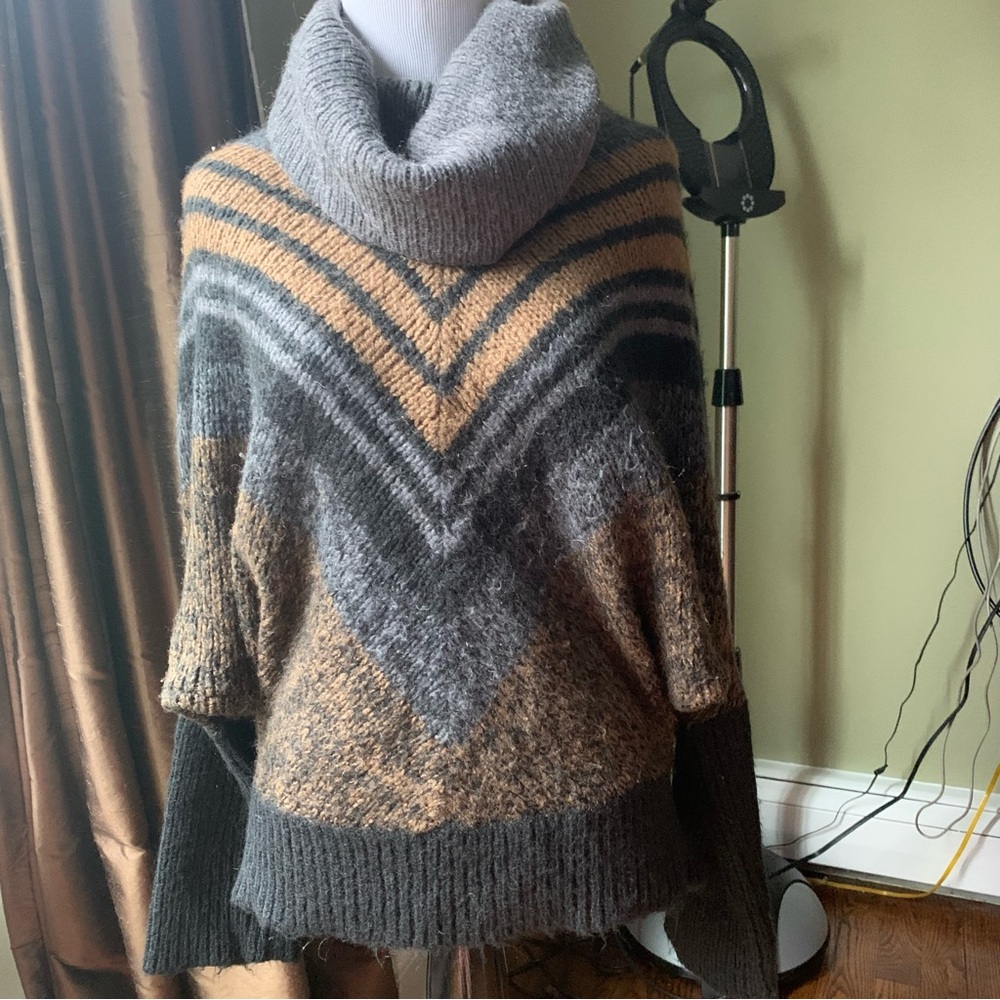 Wooden Ships Paola Buendia Cowl Neck Batwing Mohair Blend Sweater Sz S/M